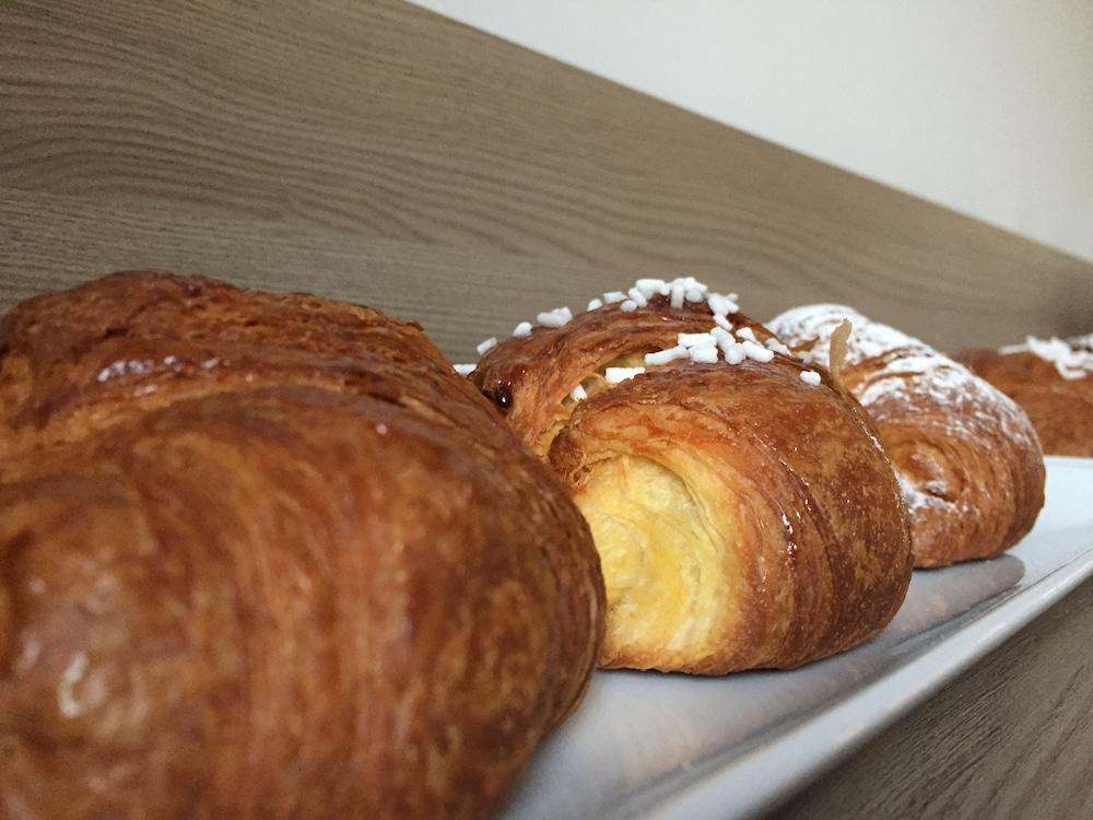 Av Hotel Milano Εξωτερικό φωτογραφία