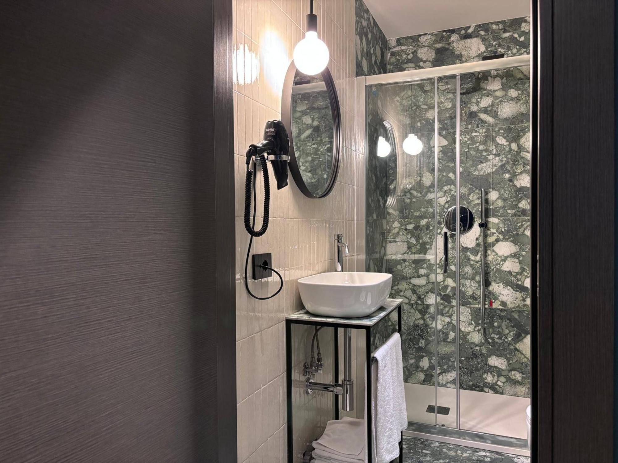 Av Hotel Milano Εξωτερικό φωτογραφία