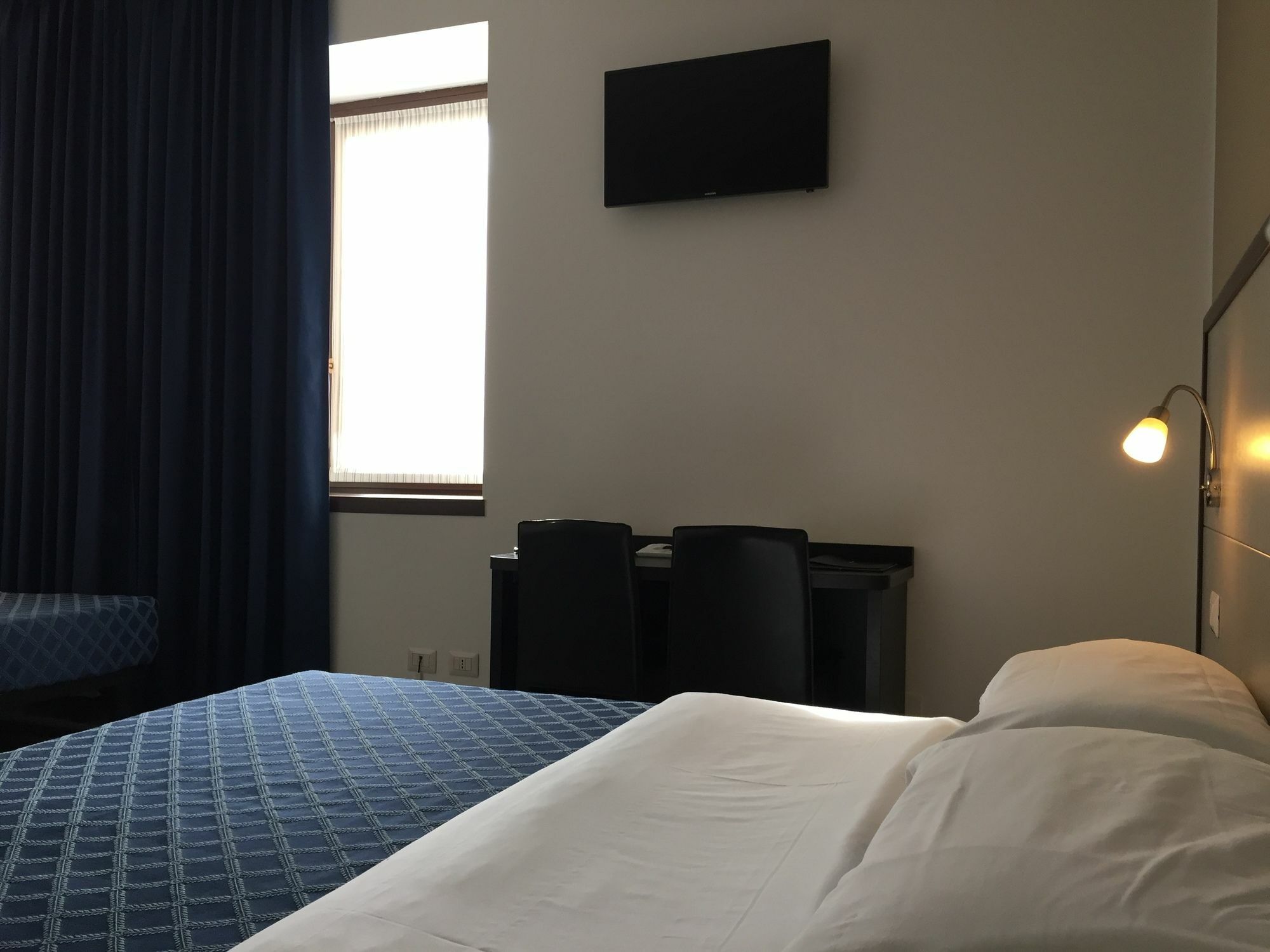Av Hotel Milano Εξωτερικό φωτογραφία
