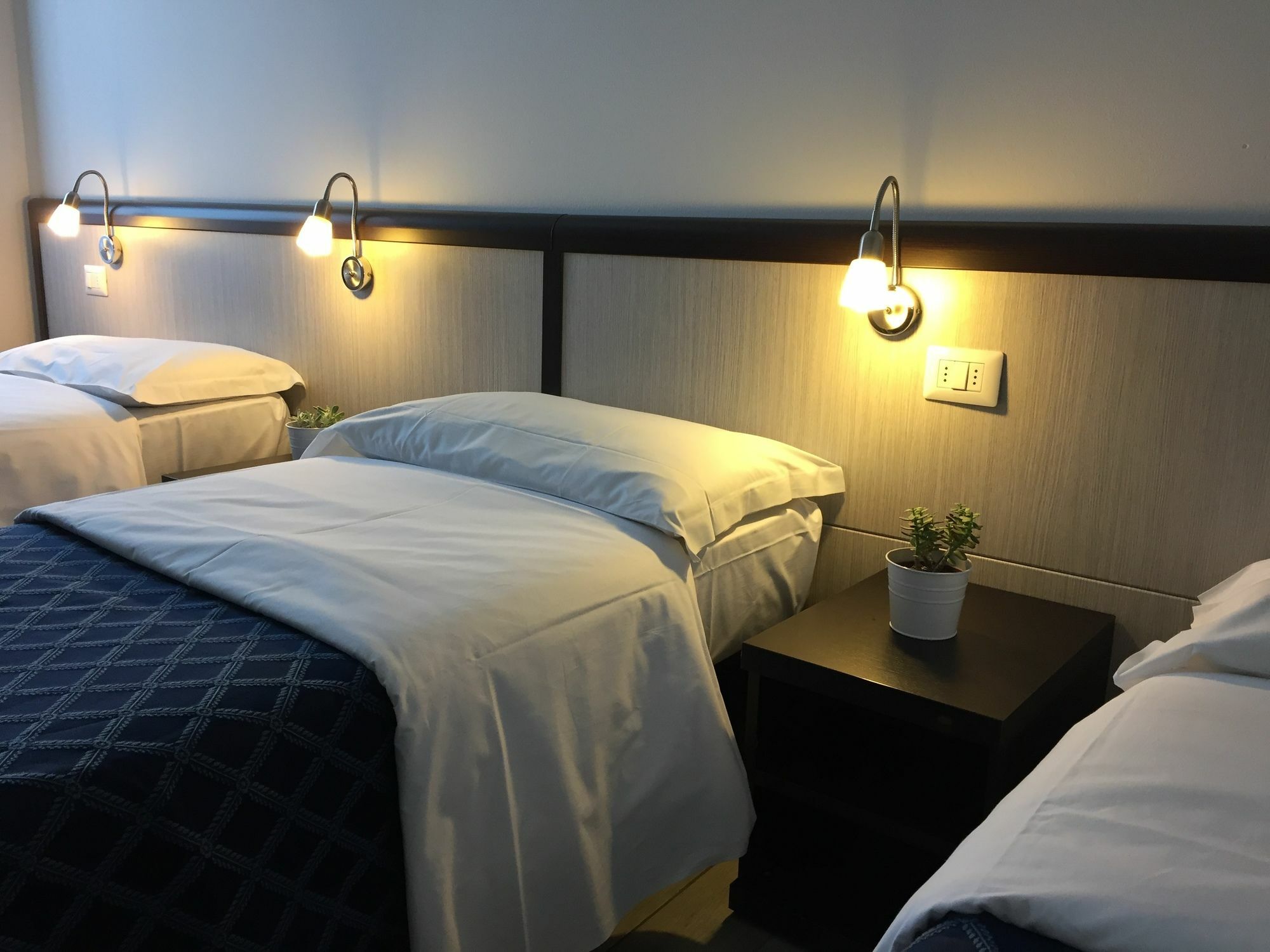 Av Hotel Milano Εξωτερικό φωτογραφία