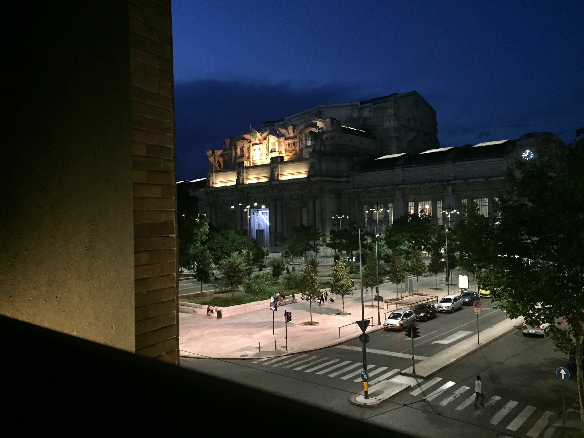 Av Hotel Milano Εξωτερικό φωτογραφία