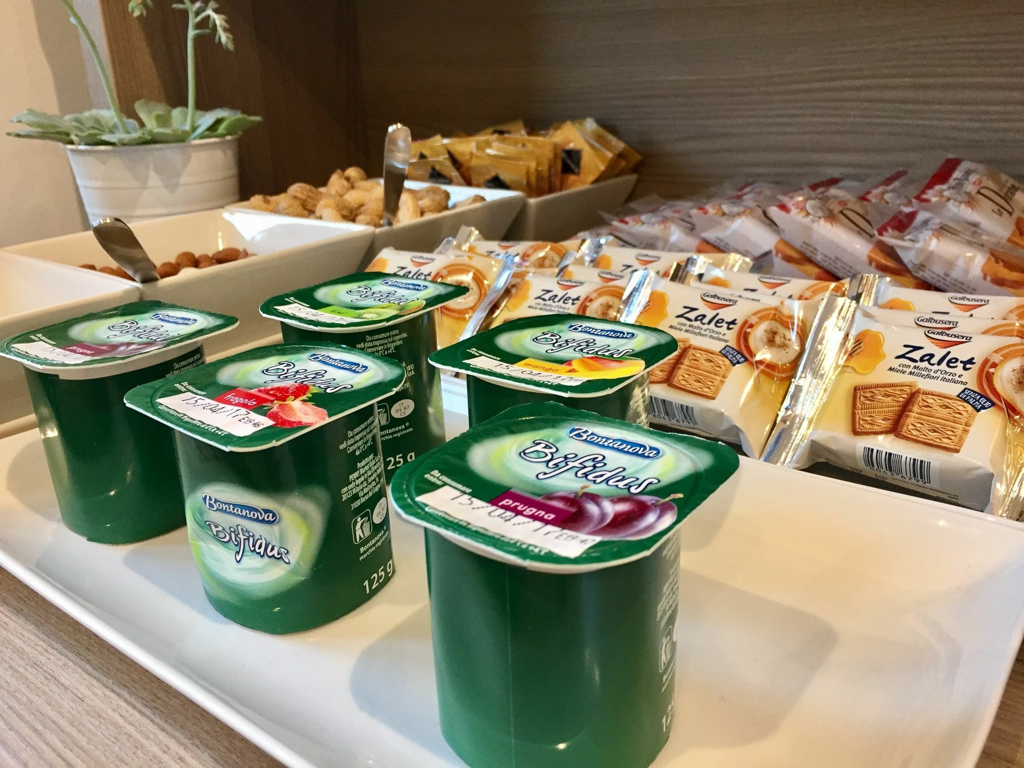 Av Hotel Milano Εξωτερικό φωτογραφία