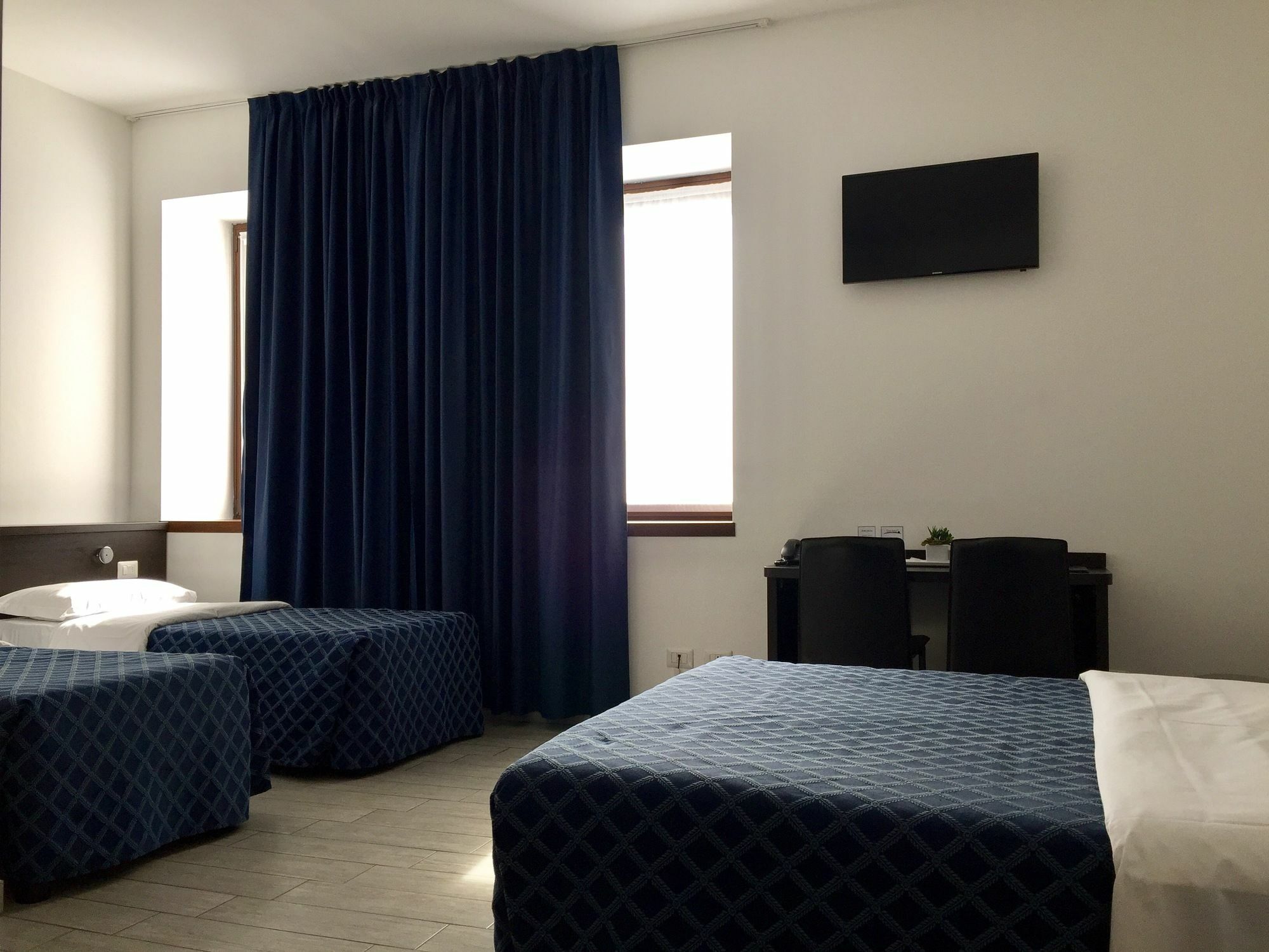 Av Hotel Milano Εξωτερικό φωτογραφία